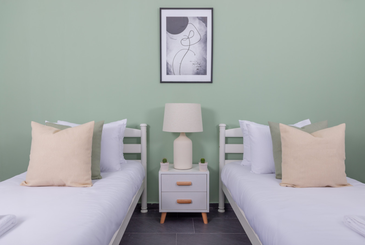 Spacieux Appartement de 3 pièces à Hydra
