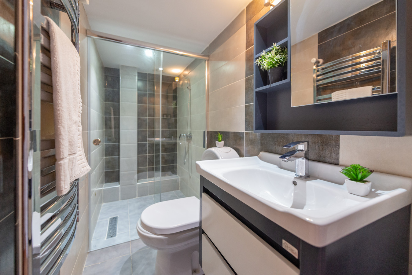 469935_4 Appartement prestigieux de 2 pièces à Hydra